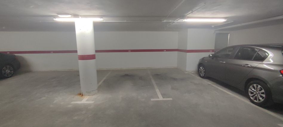 Garaje en venta en Carrer del Doctor Severo Ochoa, 20, Zona Papa Luna – Platja del Gurugú